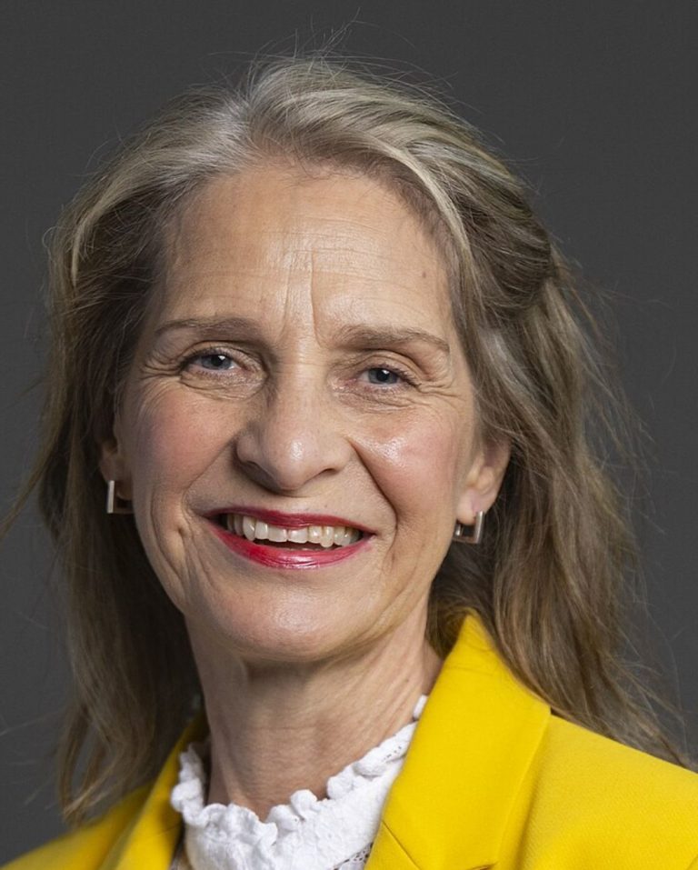 Wera Hobhouse asks for more women to be studied in English at schools.